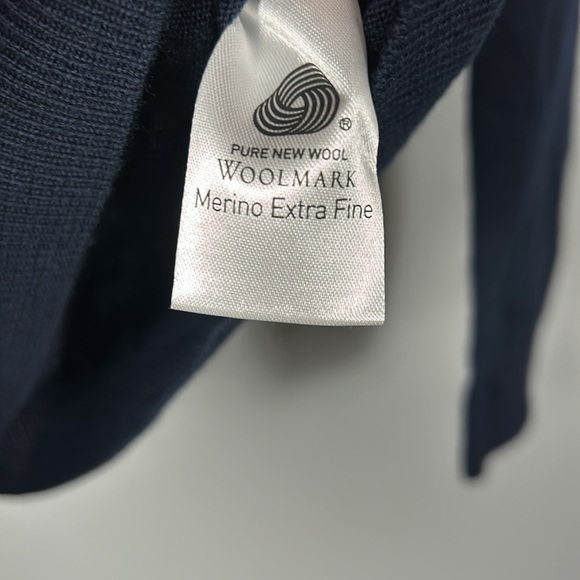 Lacoste Navy Merino Wool Turtleneck Sweater size 32 or XS- NWOT - Picture 6 of 12